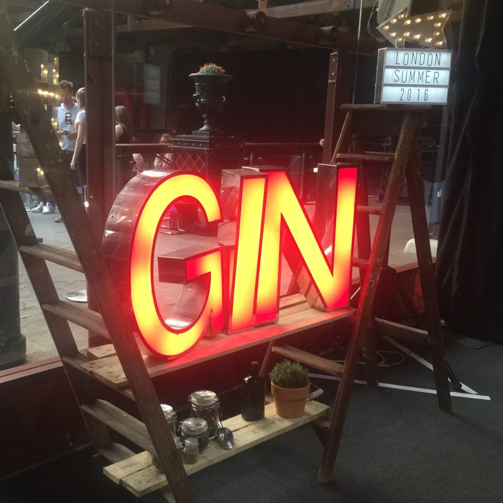 photo of gin sign